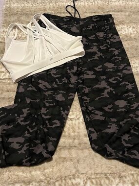 Fabletics Black & Gray Camo Joggers and White  sports Bra!